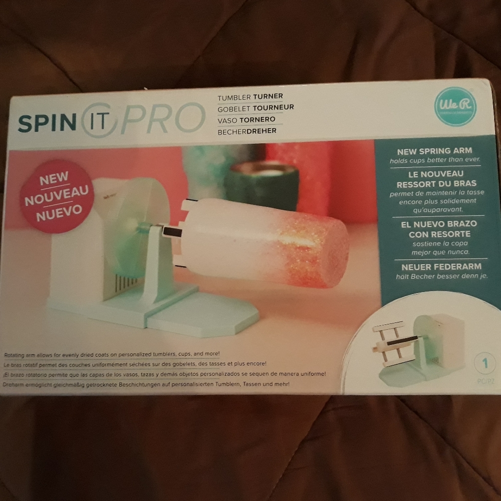 Spin it pro tumbler Turner. Never used. From Michael's. Comes with 10oz glitter